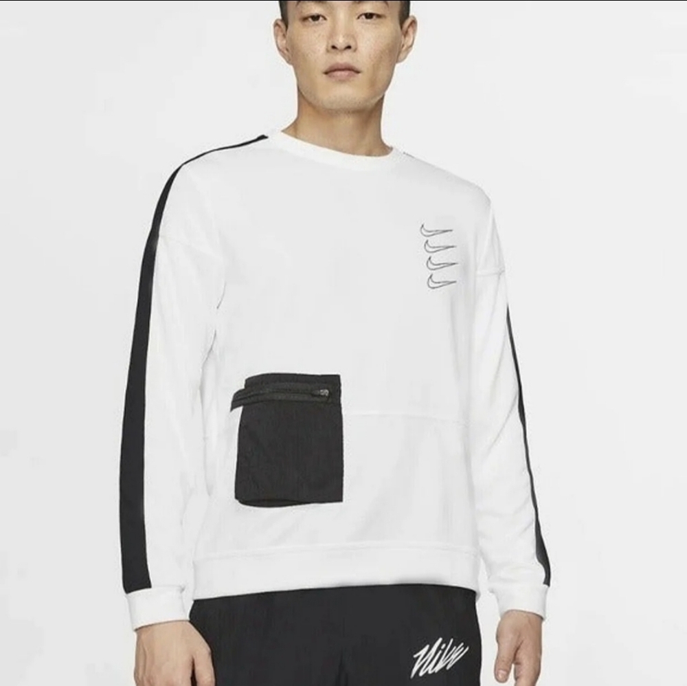 Nike Drifit Pocket Fleece Crew Sweatshirt